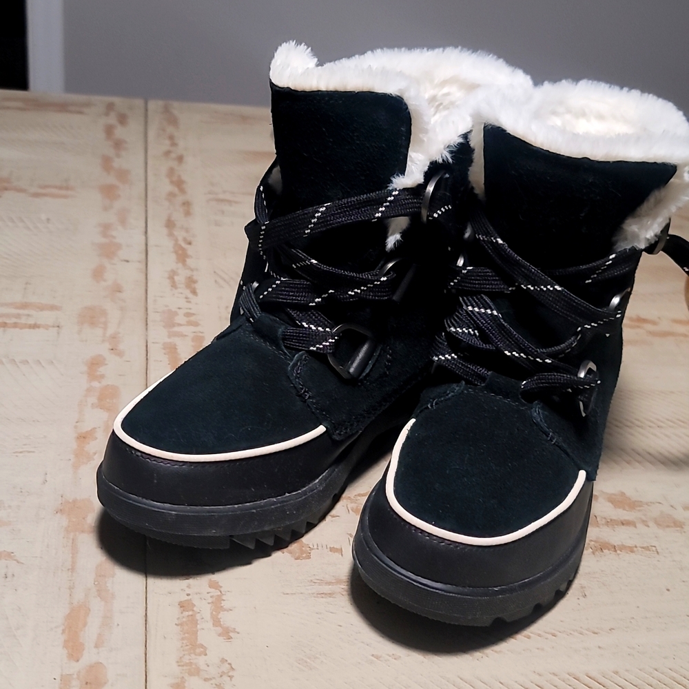 Sorel Waterproof Boot - Picture 2 of 5
